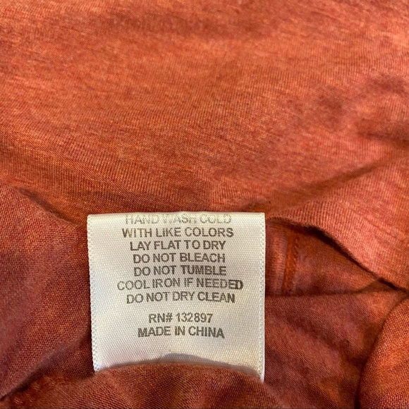 Rose & Olive coral colored sleeveless tank top super soft w/beaded neck - Picture 10 of 12